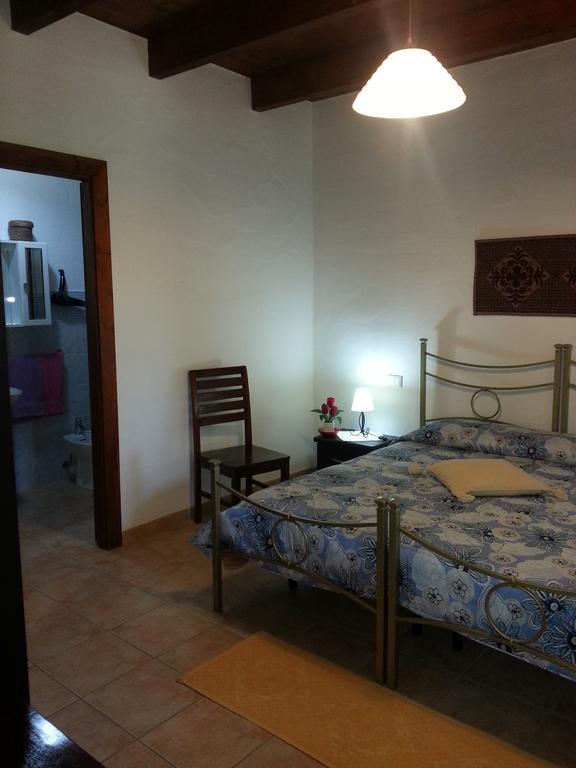 Agriturismo La Barca In Secca Olmedo Eksteriør bilde