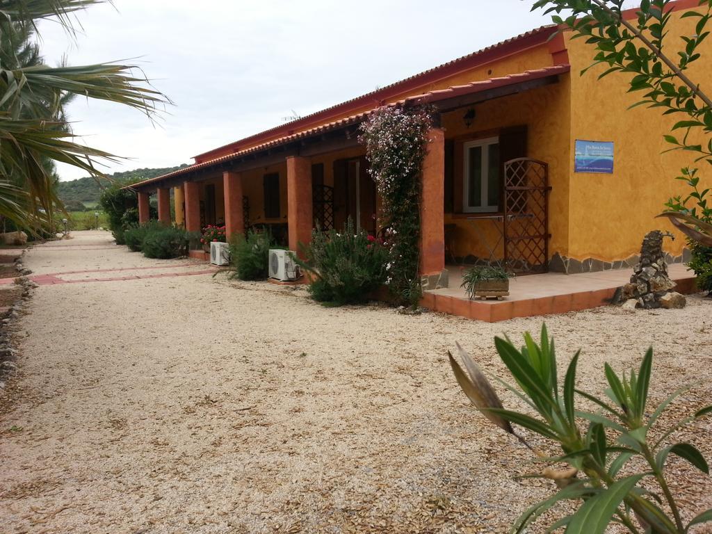 Agriturismo La Barca In Secca Olmedo Eksteriør bilde
