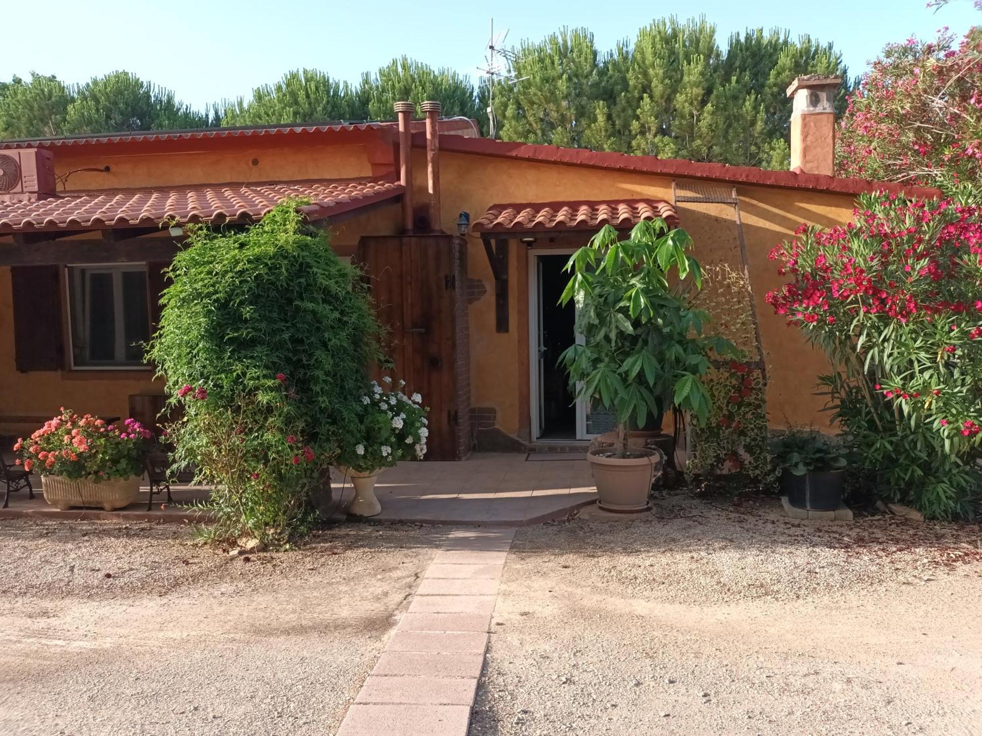 Agriturismo La Barca In Secca Olmedo Eksteriør bilde