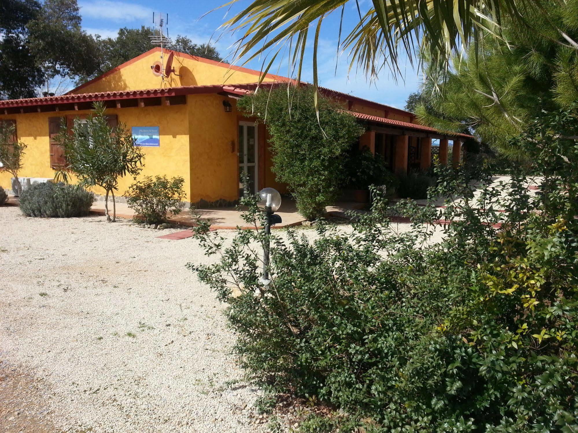 Agriturismo La Barca In Secca Olmedo Eksteriør bilde