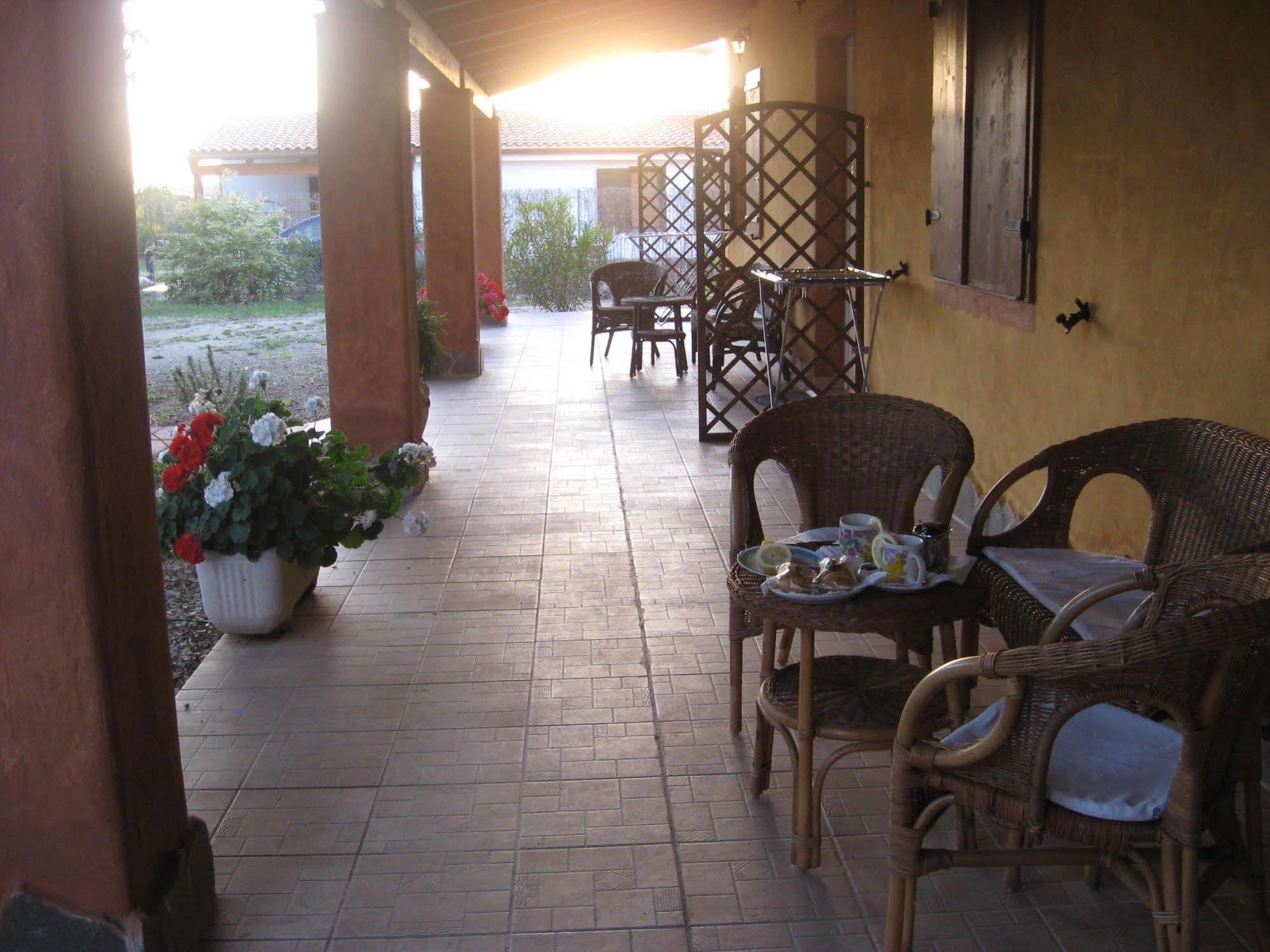 Agriturismo La Barca In Secca Olmedo Eksteriør bilde