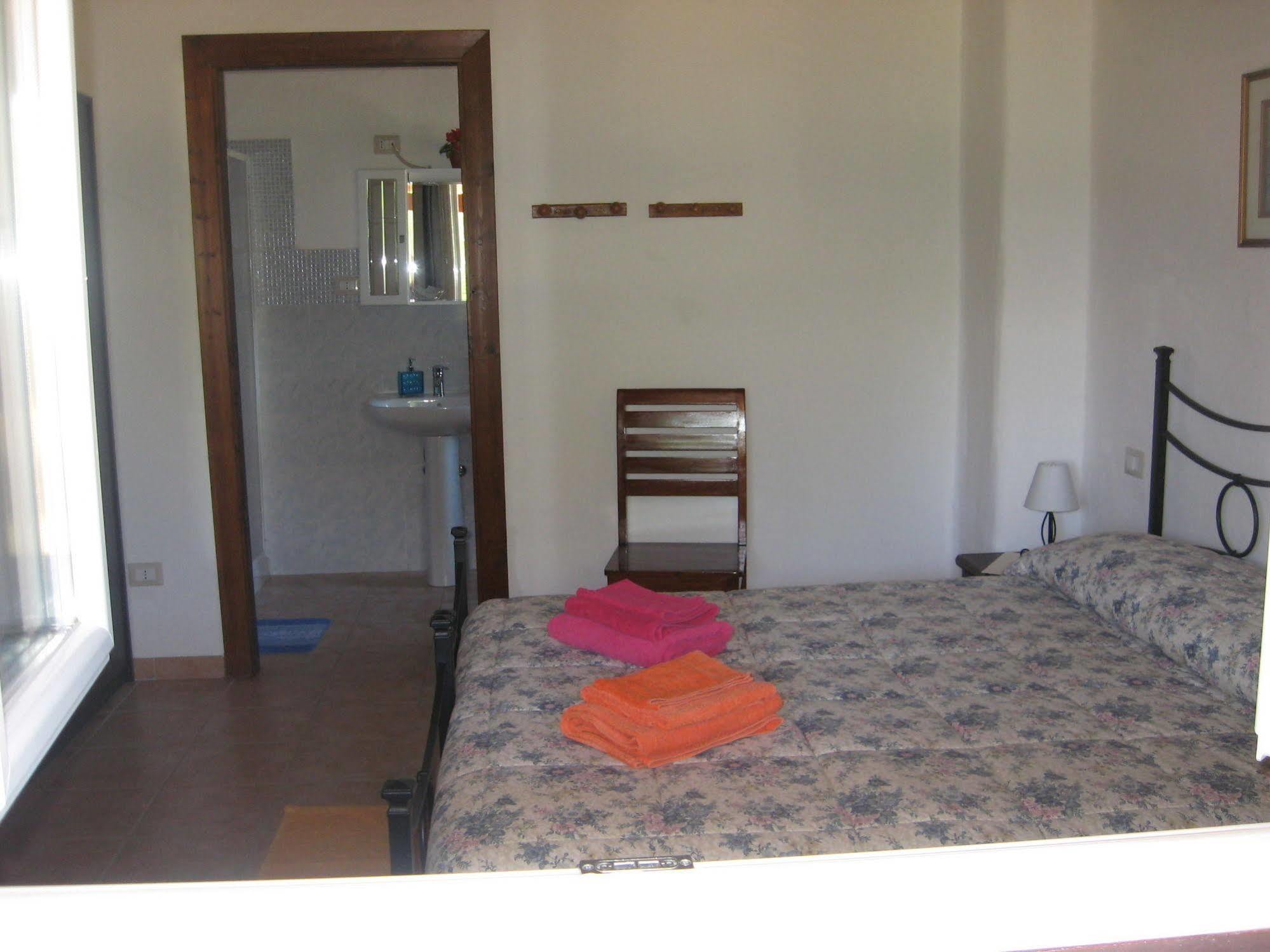 Agriturismo La Barca In Secca Olmedo Eksteriør bilde