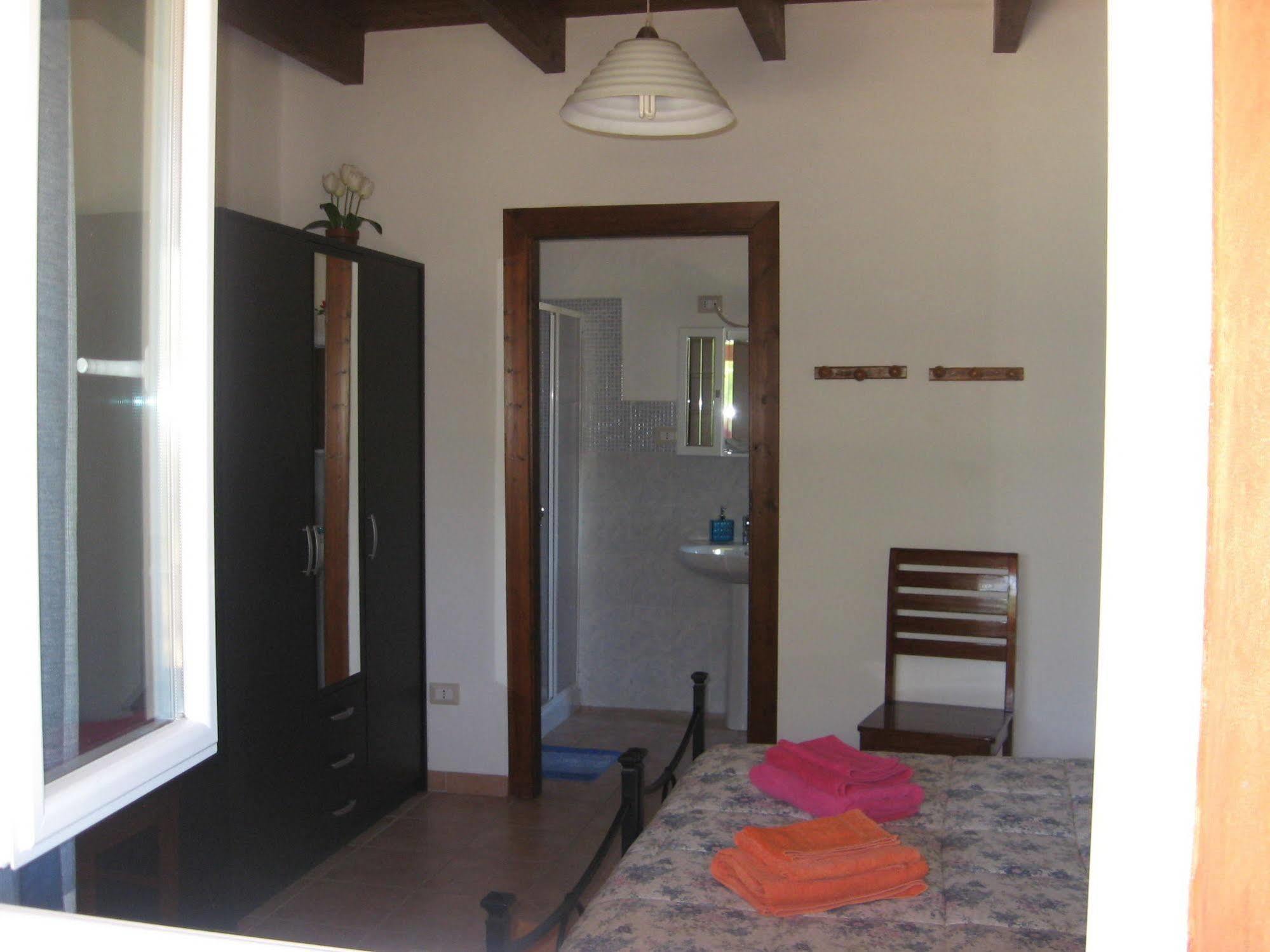 Agriturismo La Barca In Secca Olmedo Eksteriør bilde