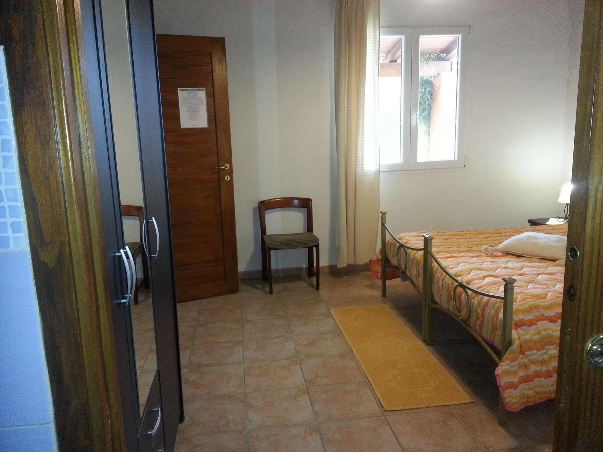 Agriturismo La Barca In Secca Olmedo Eksteriør bilde